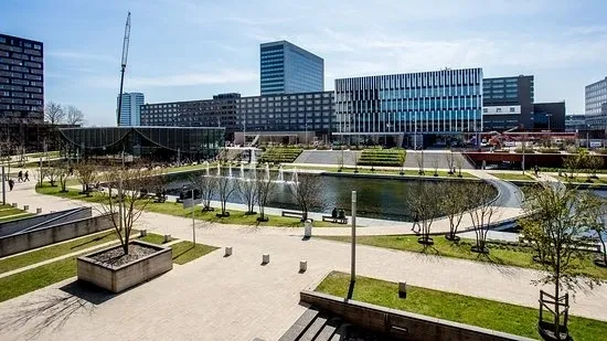 1 Erasmus University Rotterdam