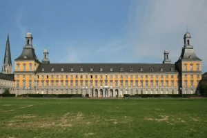 2 he thong giao duc da dang cua duc