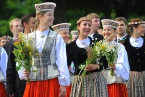 2 van hoa cua nguoi Latvian