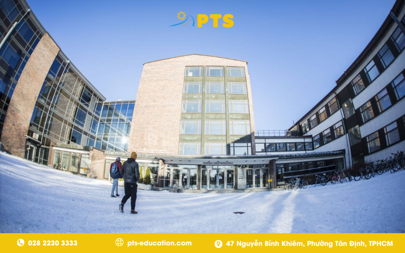 TAMPERE UNIVERSITY - DU HỌC PHẦN LAN TRÁI NGÀNH- TỪ HÓA HỌC ĐẾN DATA ANALYST 2026 2 TAMPERE UNIVERSITY