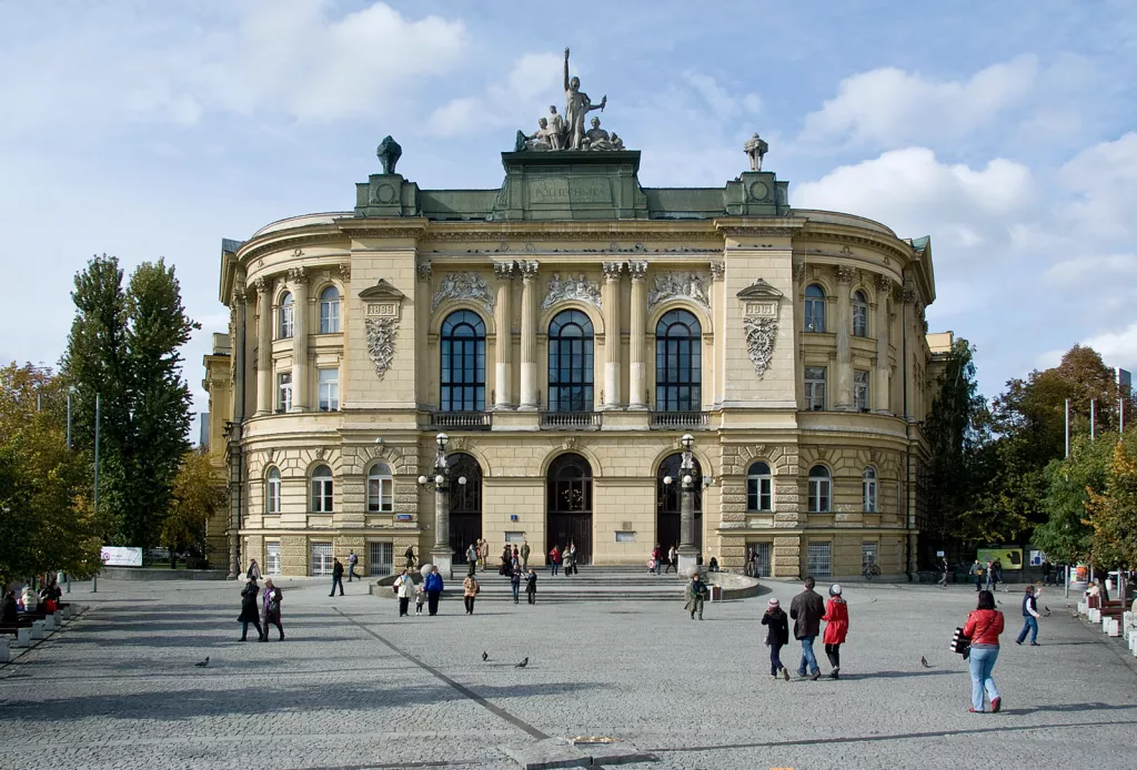 Trường Top Công Nghệ Ba Lan: Danh Sách Chi Tiết Và Tiêu Chí Chọn Trường 2 Đại học Công nghệ Warsaw